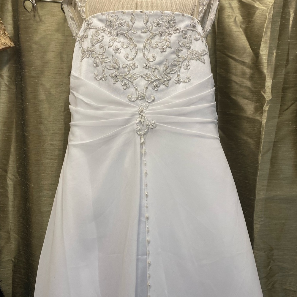 Elegant White Embellished Gown Sz 8
